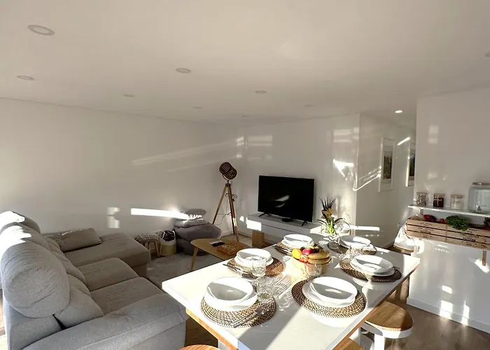 Apartamento Fantástico T3 - 6 Pessoas - Novo *